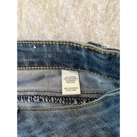 C est 1946 Denim Capri Jeans Women's size 16 Blue Medium Wash Stretchy Comfy - Picture 4 of 15